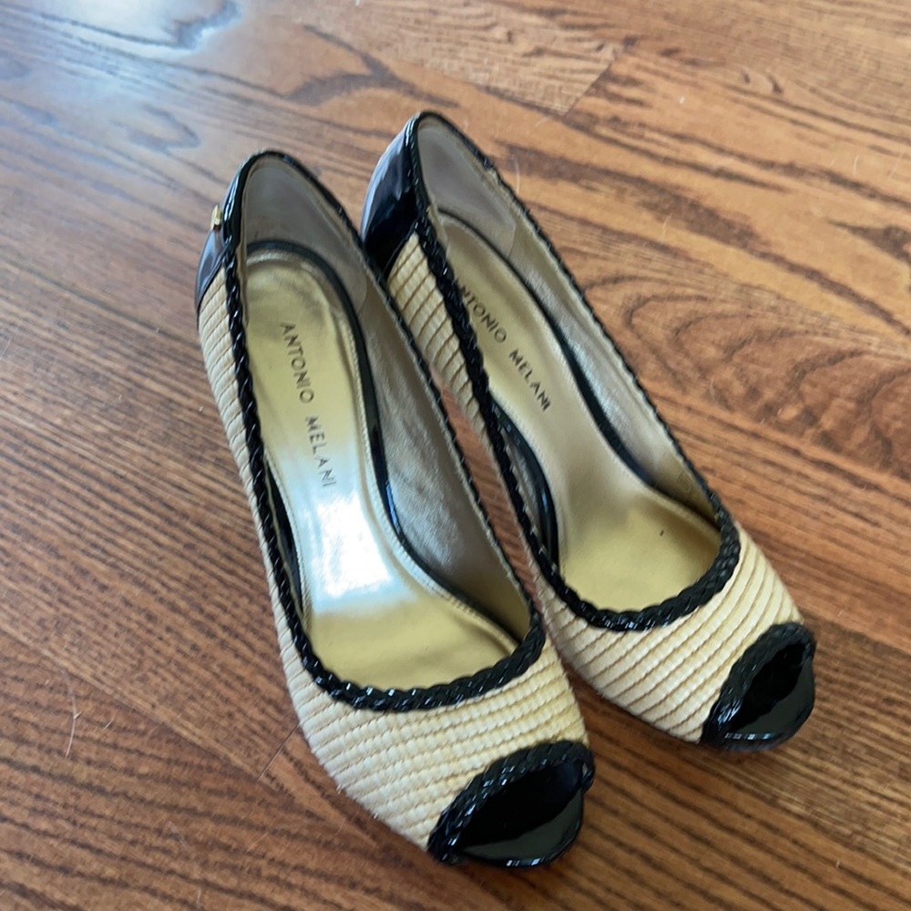 Wheat /black heels with open toe